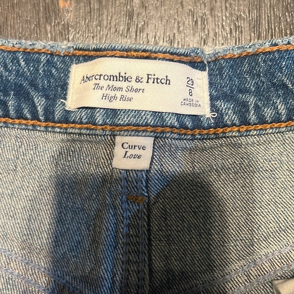 Abercrombie & Fitch , The Mom Short - Picture 3 of 4